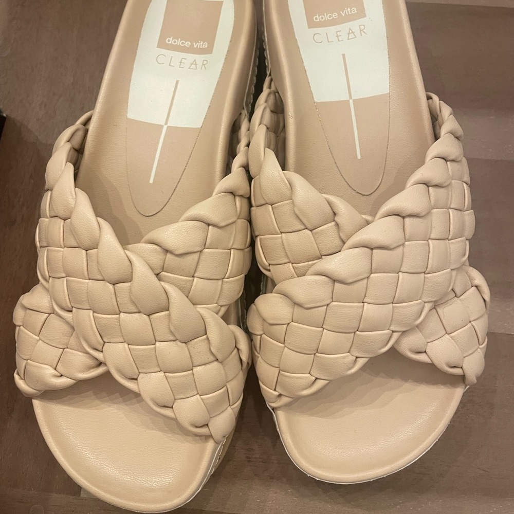 Dolce Vita Wrenly Platform Sandals never worn size 9